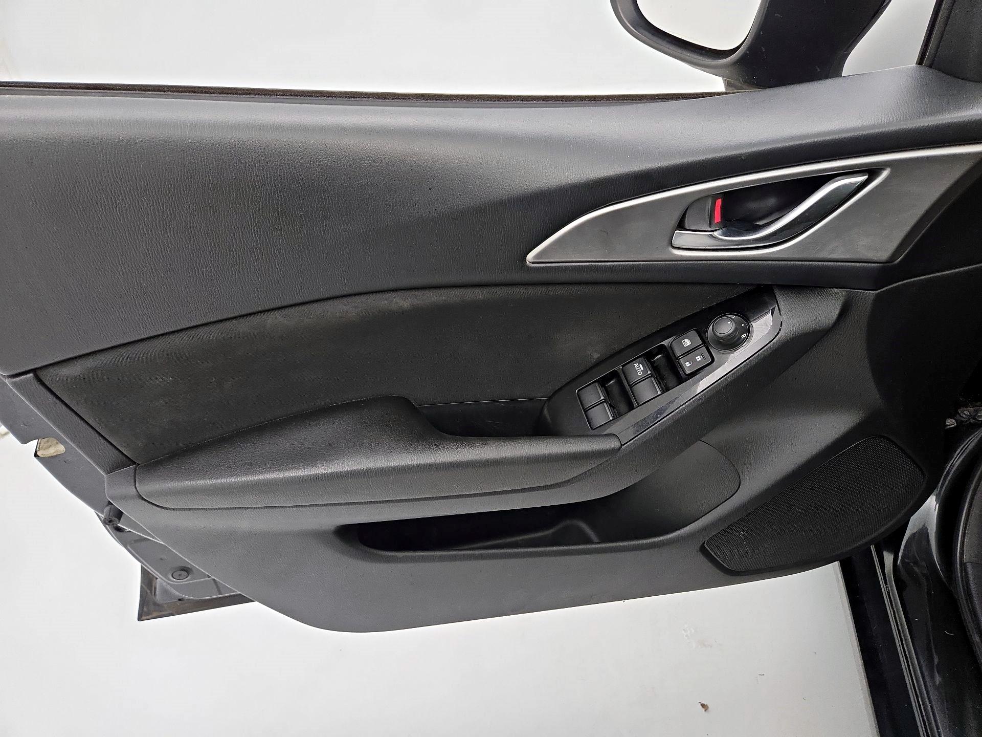 Thumbnail: 2018 Mazda Mazda3 - 12