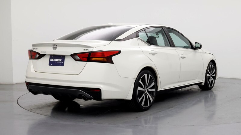 2019 Nissan Altima SR 8