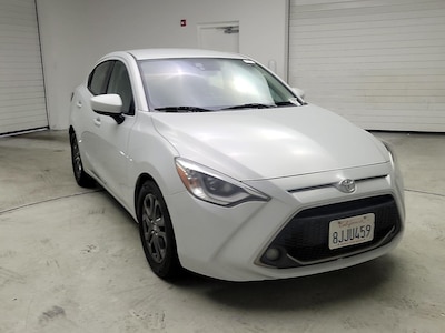 2019 Toyota Yaris XLE -
                Los Angeles, CA