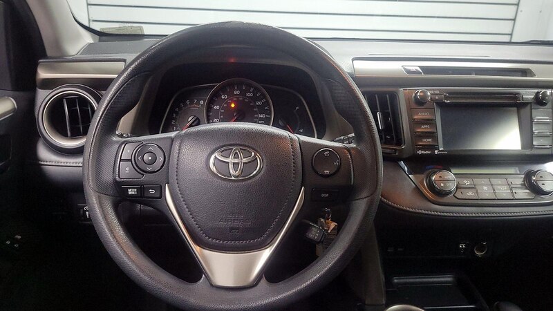 2015 Toyota RAV4 XLE 10