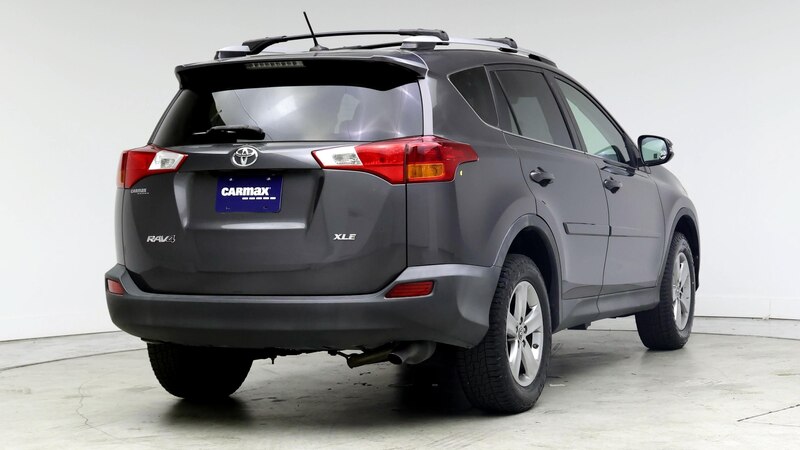 2015 Toyota RAV4 XLE 8