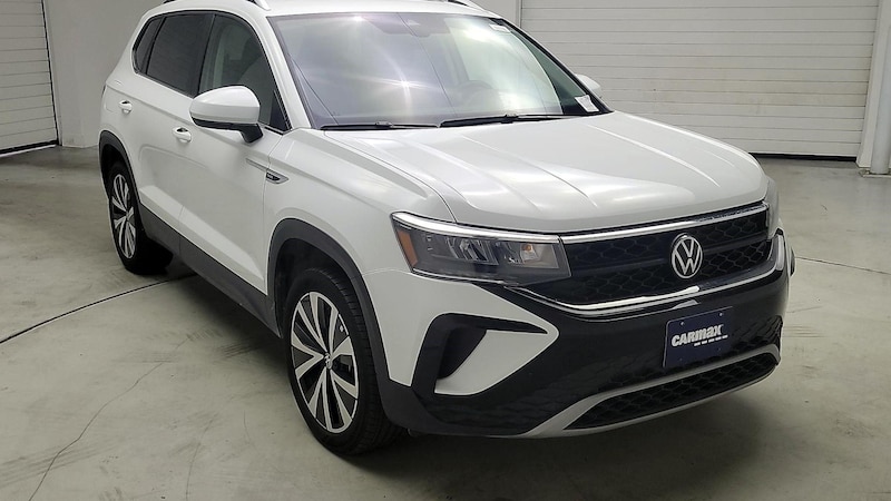 2023 Volkswagen Taos SE Hero Image