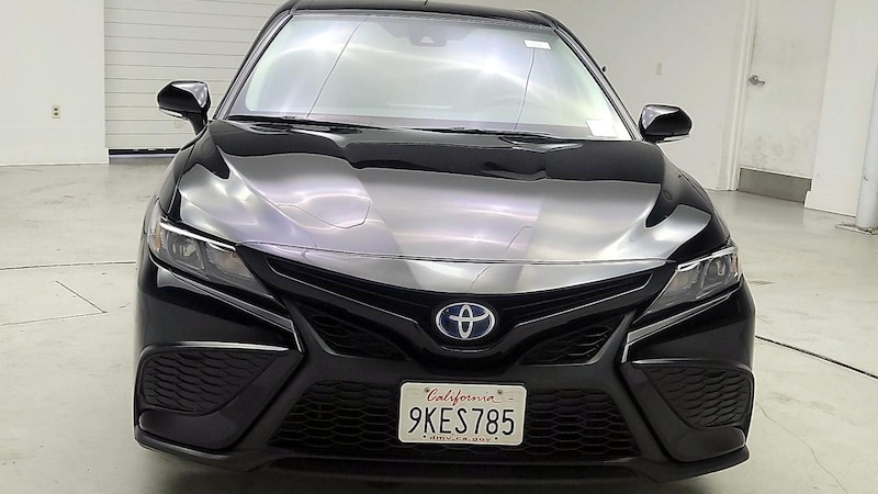 2024 Toyota Camry SE 2