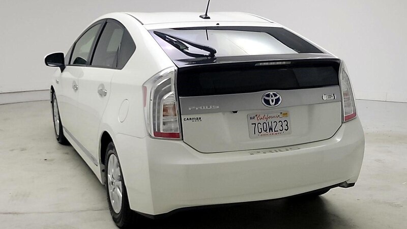 2014 Toyota Prius Plug-in 7