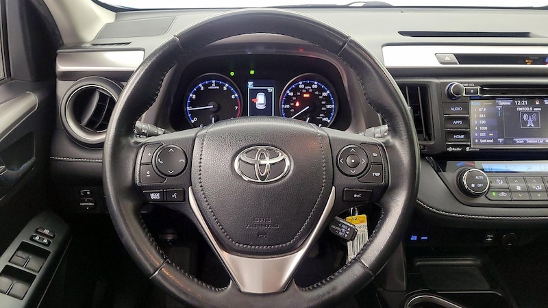 2017 Toyota RAV4 XLE 10