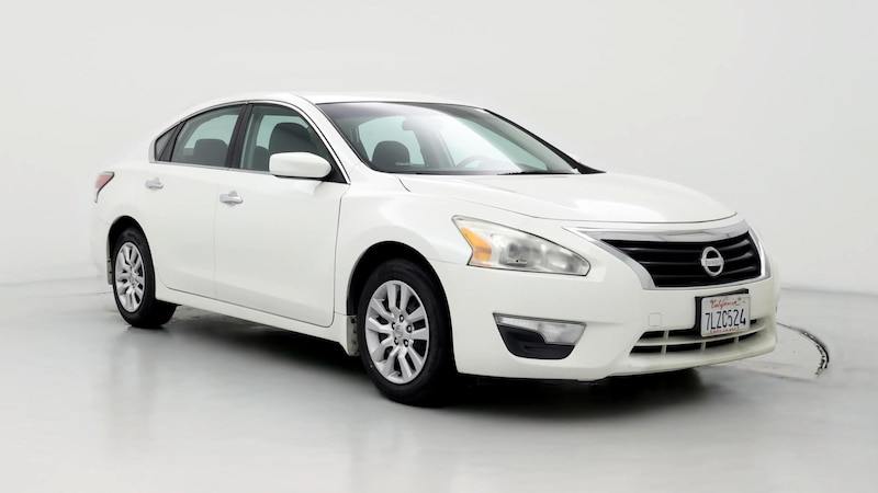 2015 Nissan Altima S Hero Image