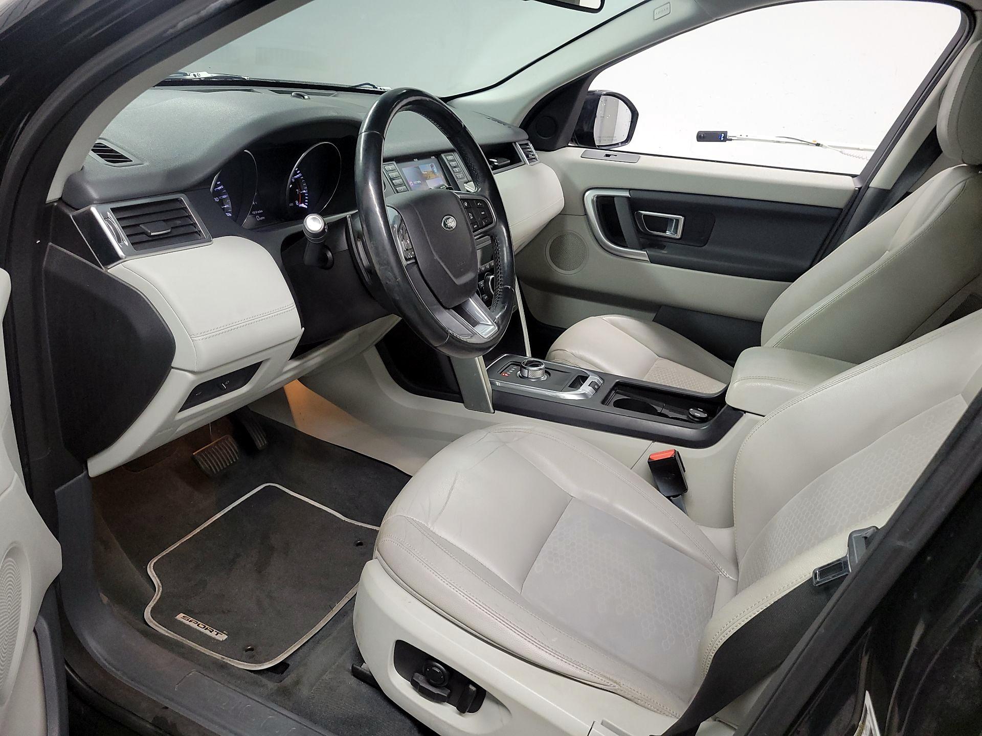 Thumbnail: 2016 Land Rover Discovery Sport - 11