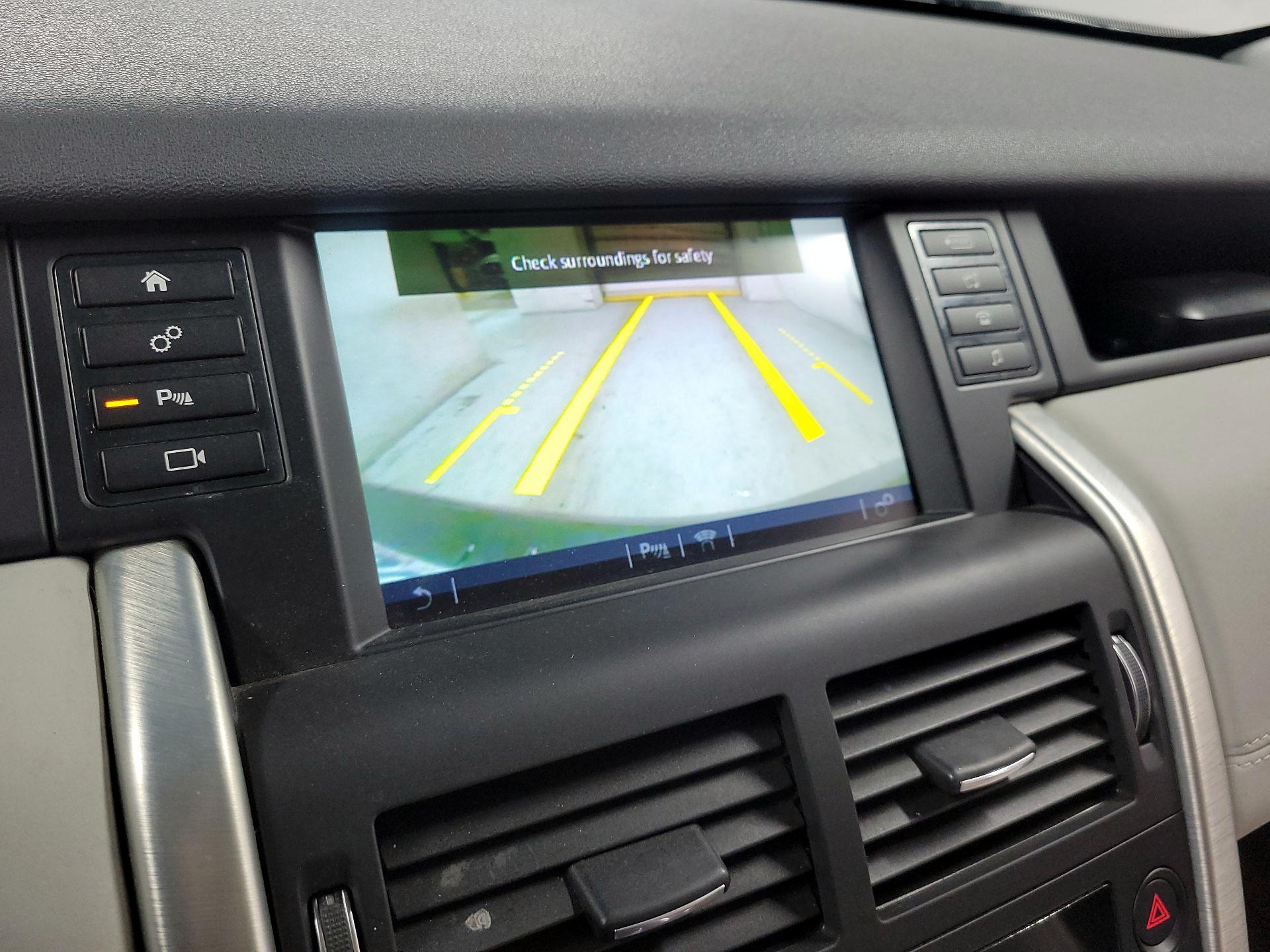 Thumbnail: 2016 Land Rover Discovery Sport - 13