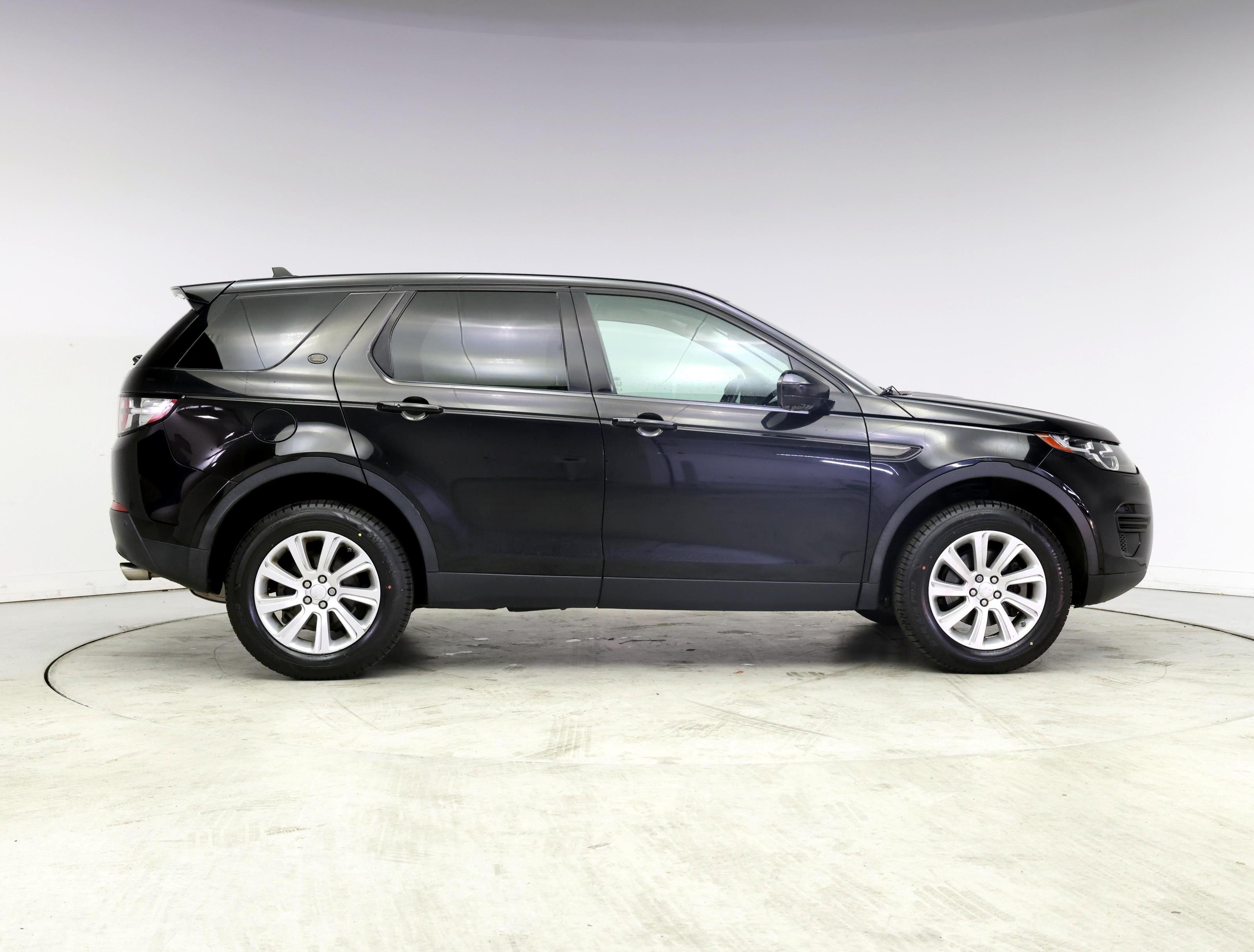 Thumbnail: 2016 Land Rover Discovery Sport - 7