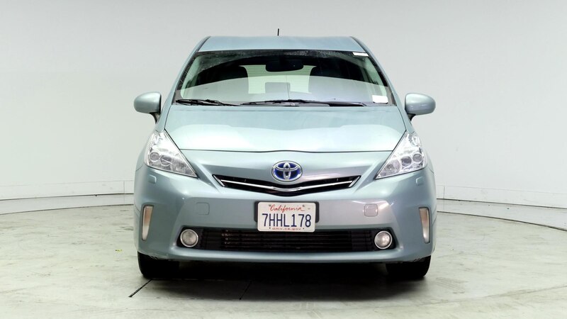 2014 Toyota Prius v Five 5