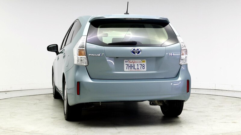 2014 Toyota Prius v Five 6