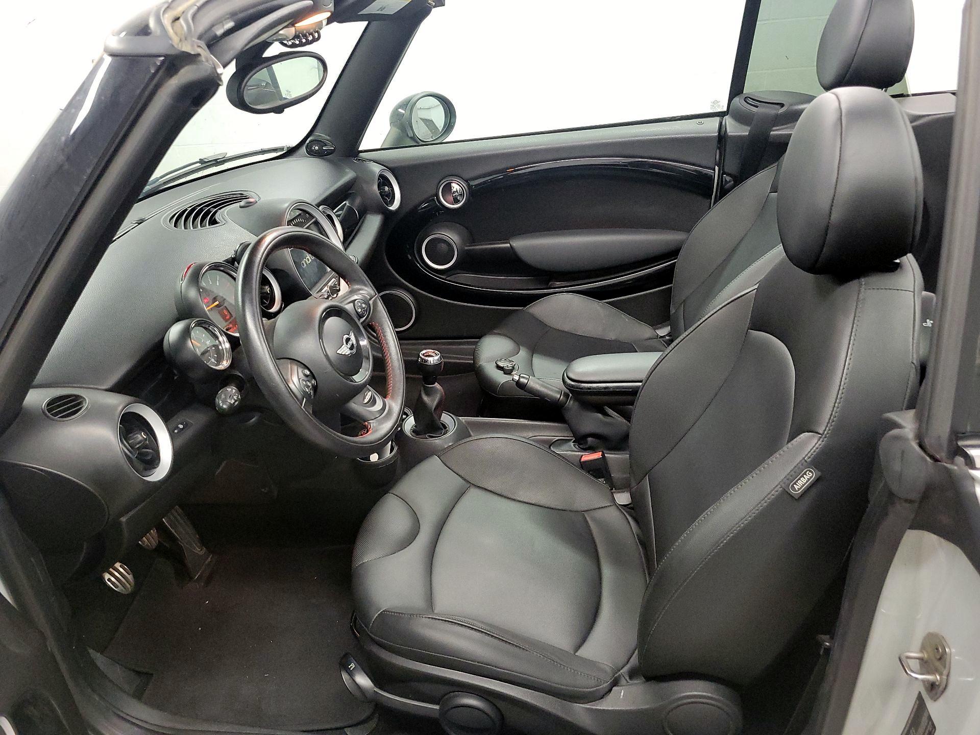 Thumbnail: 2015 MINI Cooper - 11
