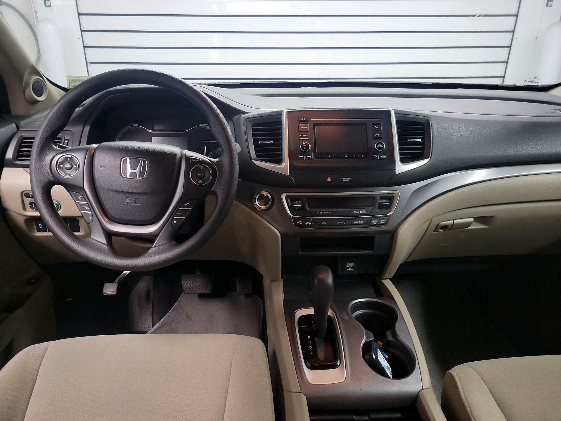 Thumbnail: 2016 Honda Pilot - 9
