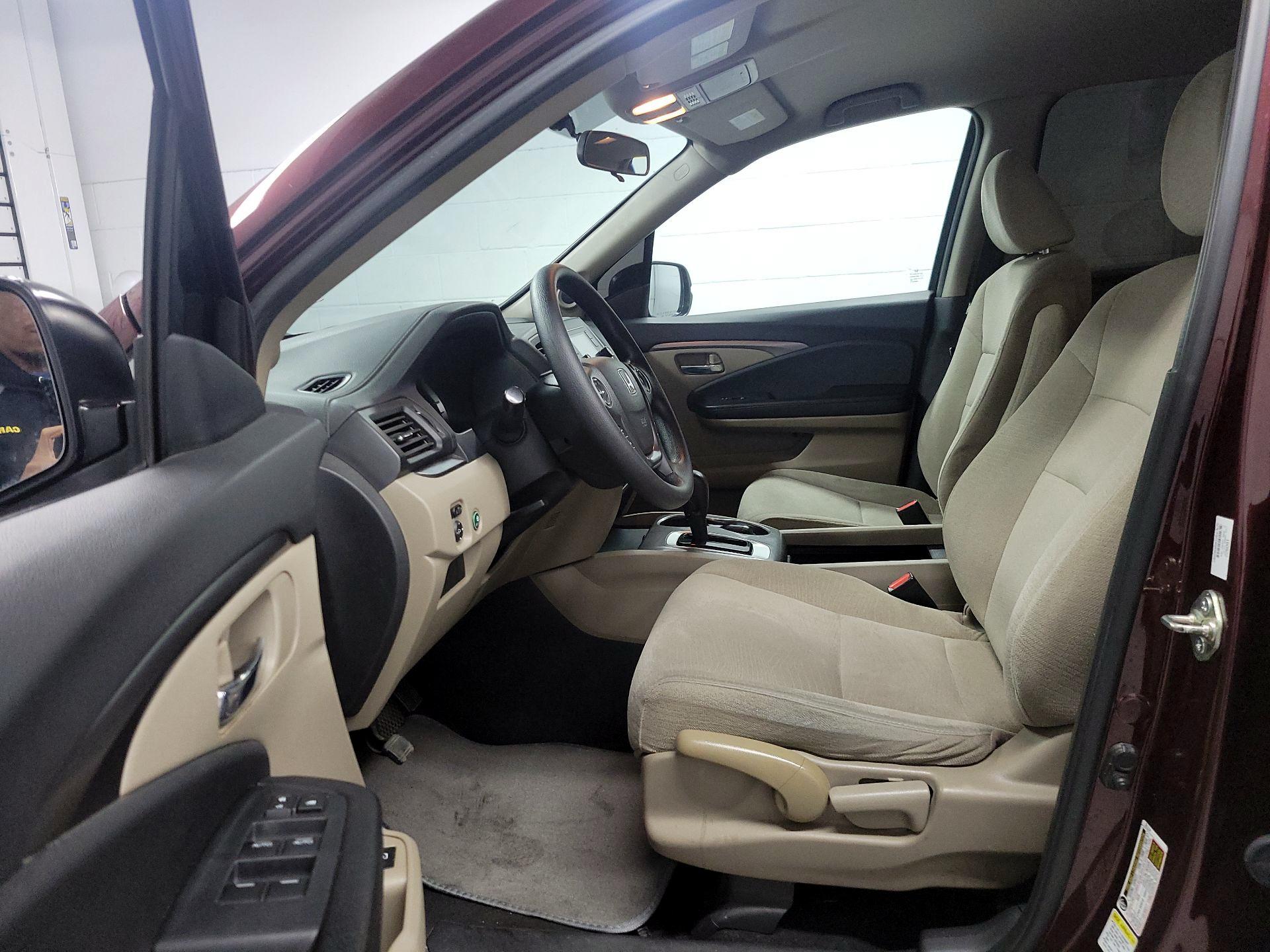 Thumbnail: 2016 Honda Pilot - 11