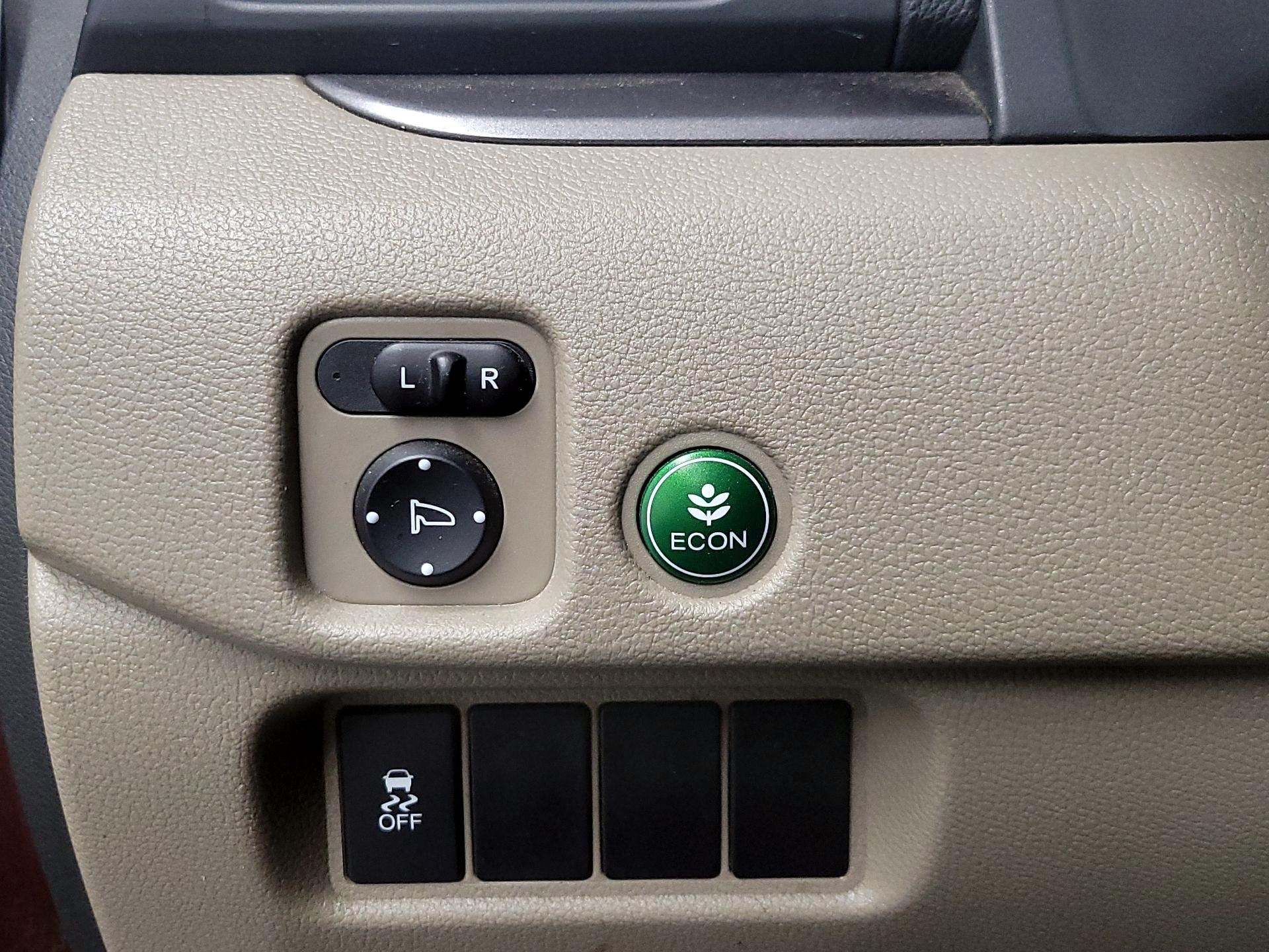 Thumbnail: 2016 Honda Pilot - 13