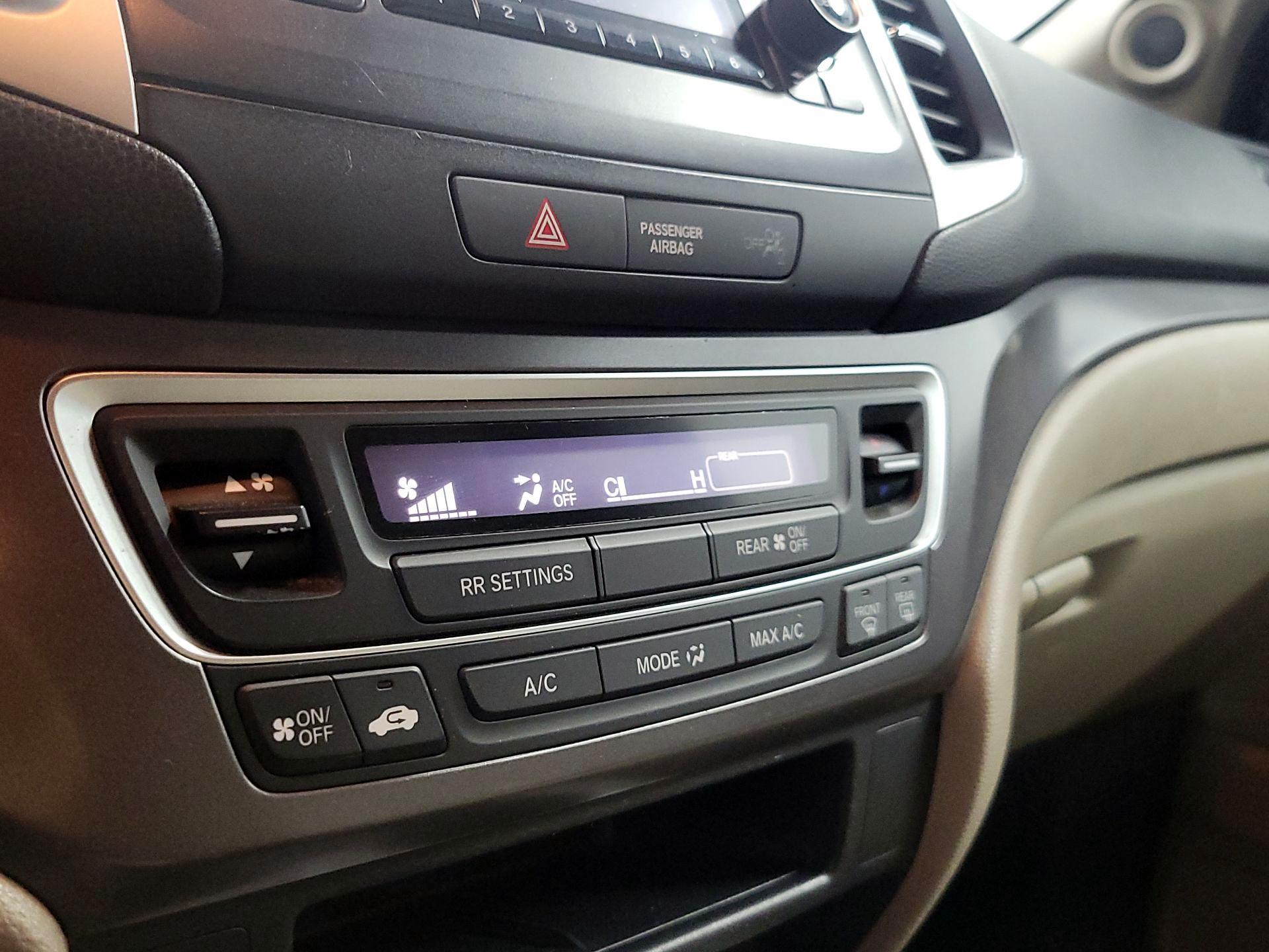 Thumbnail: 2016 Honda Pilot - 15