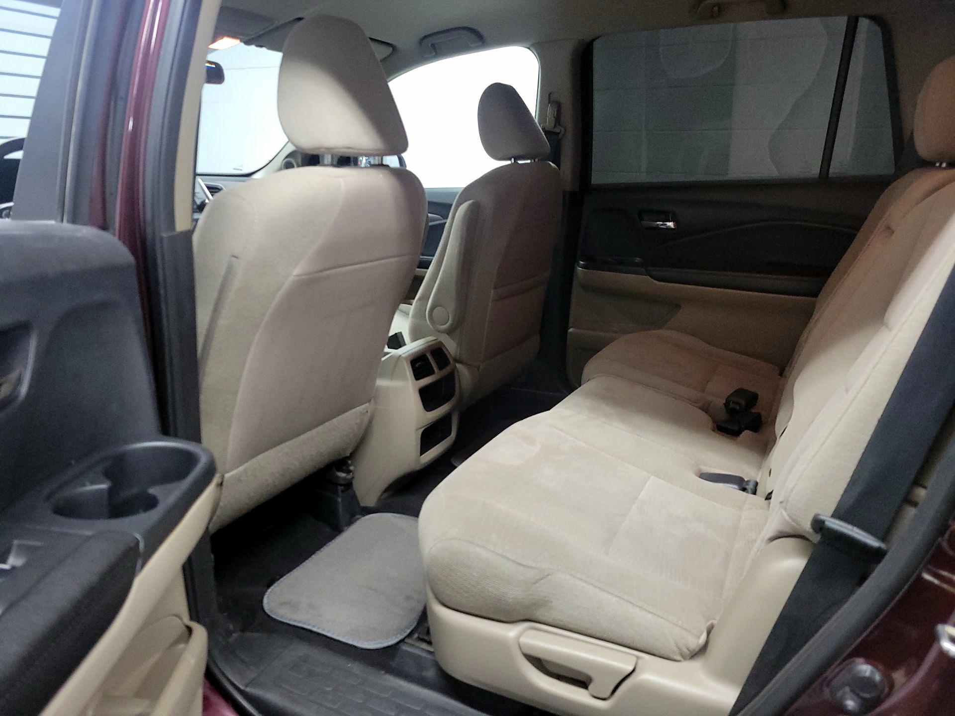 Thumbnail: 2016 Honda Pilot - 17