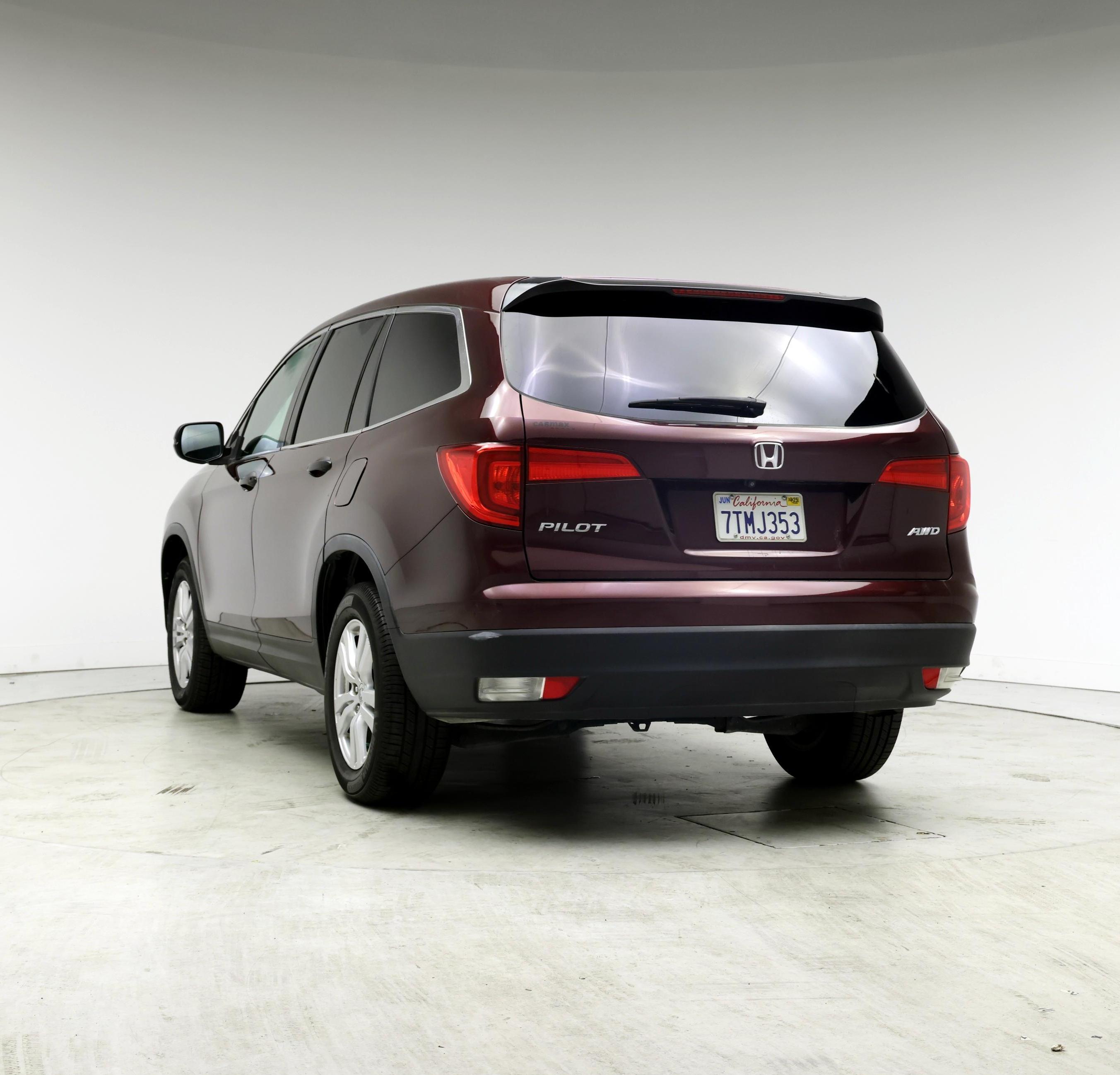 Thumbnail: 2016 Honda Pilot - 2
