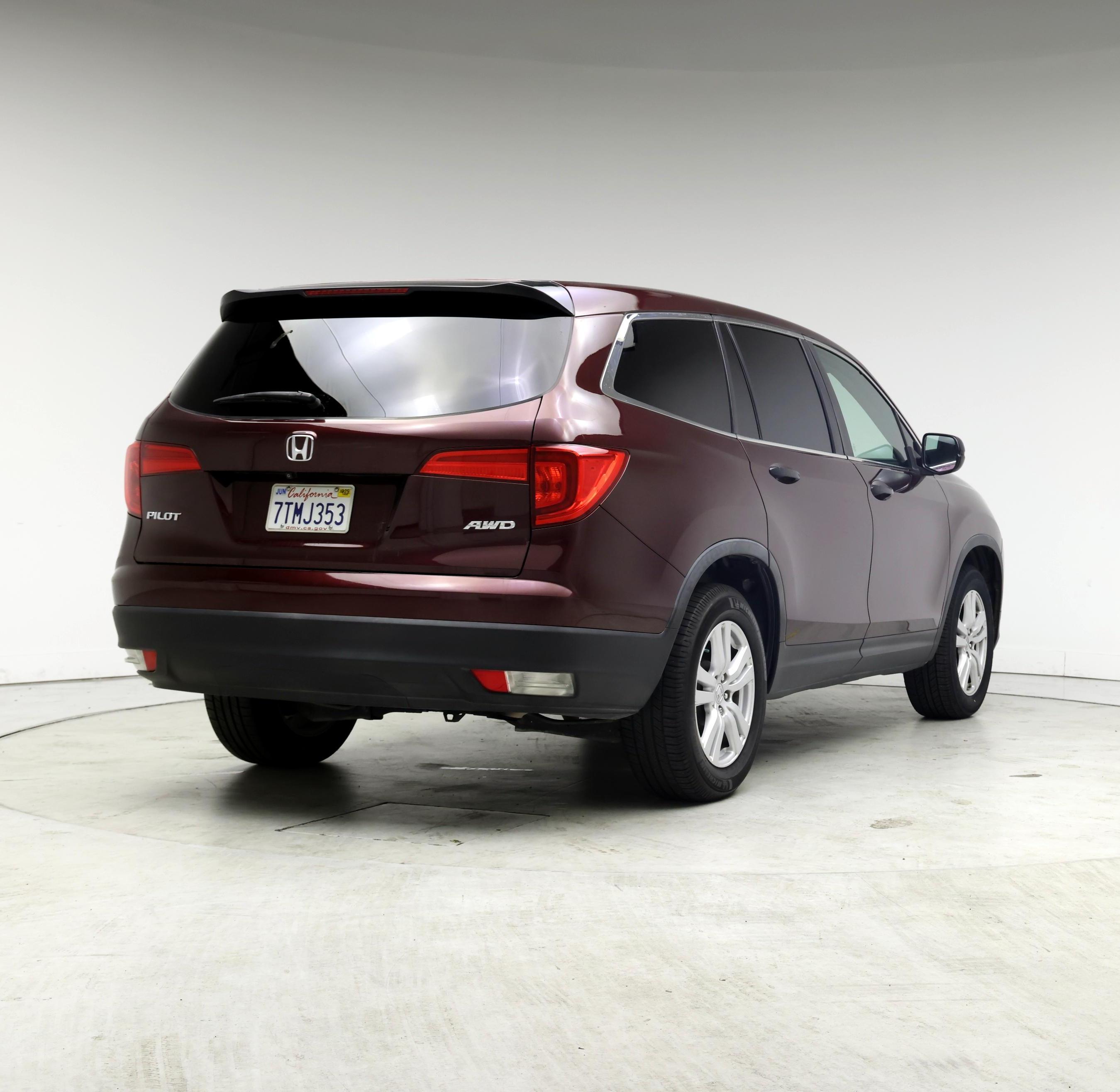 Thumbnail: 2016 Honda Pilot - 8