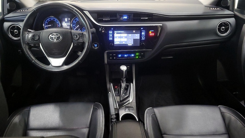 2018 Toyota Corolla XLE 9