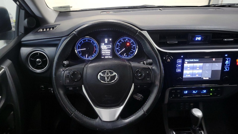 2018 Toyota Corolla XLE 10