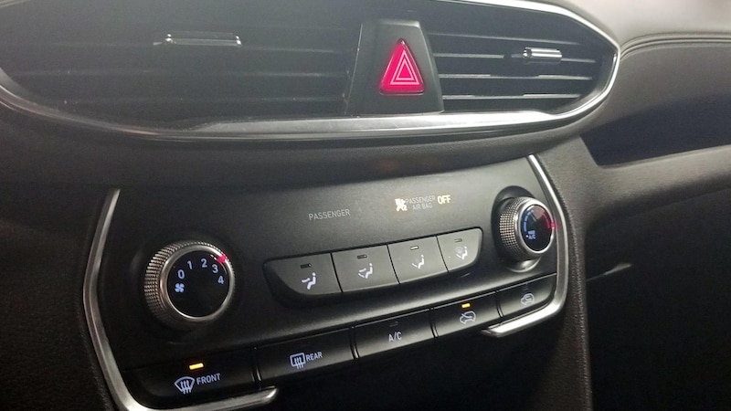 2019 Hyundai Santa Fe SE 16