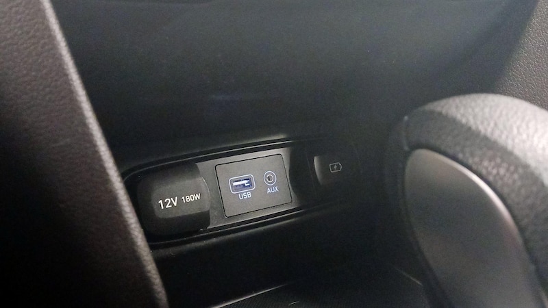 2019 Hyundai Santa Fe SE 18