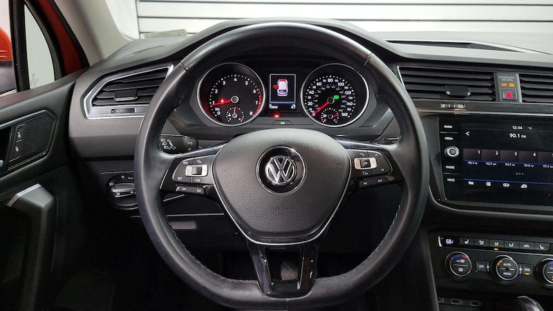 2018 Volkswagen Tiguan SE 10