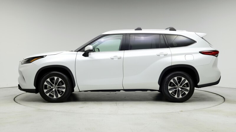 2022 Toyota Highlander XLE 3