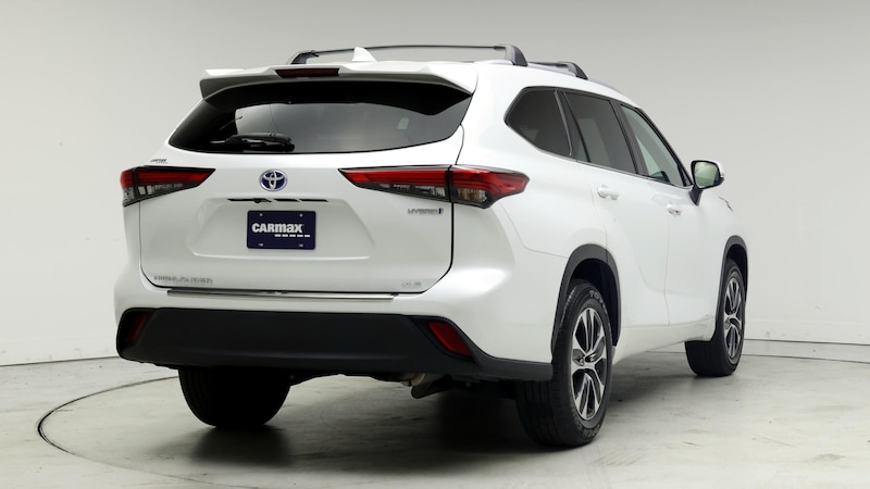 2022 Toyota Highlander XLE 8