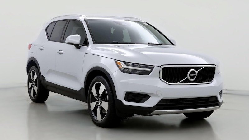 2020 Volvo XC40 T4 Momentum Hero Image