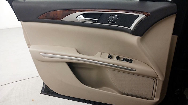 2014 Lincoln MKZ  12