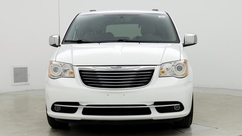 2014 Chrysler Town & Country  5