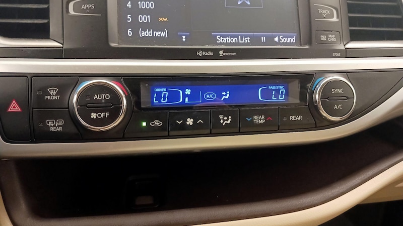 2015 Toyota Highlander XLE 17