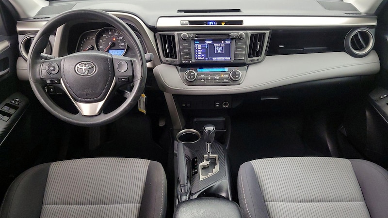 2015 Toyota RAV4 XLE 9