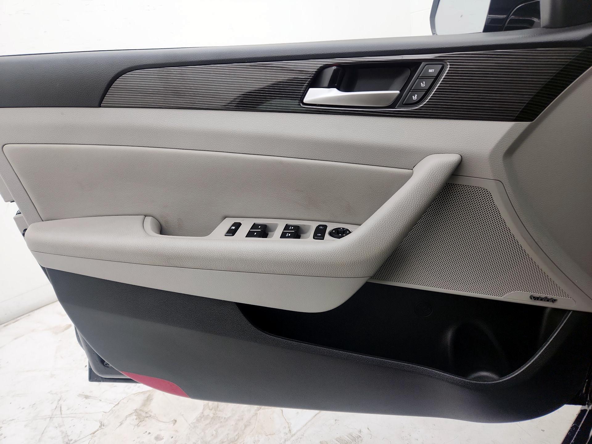 Thumbnail: 2018 Hyundai Sonata - 12