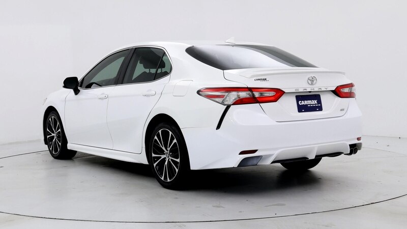 2019 Toyota Camry SE 2