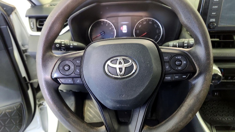 2019 Toyota RAV4 XLE 10