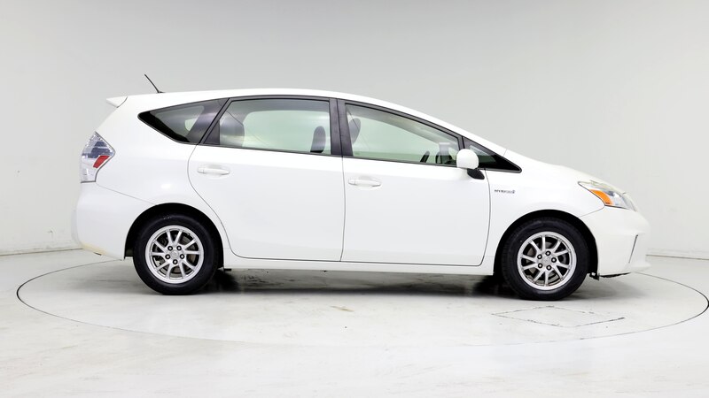 2014 Toyota Prius v Three 7