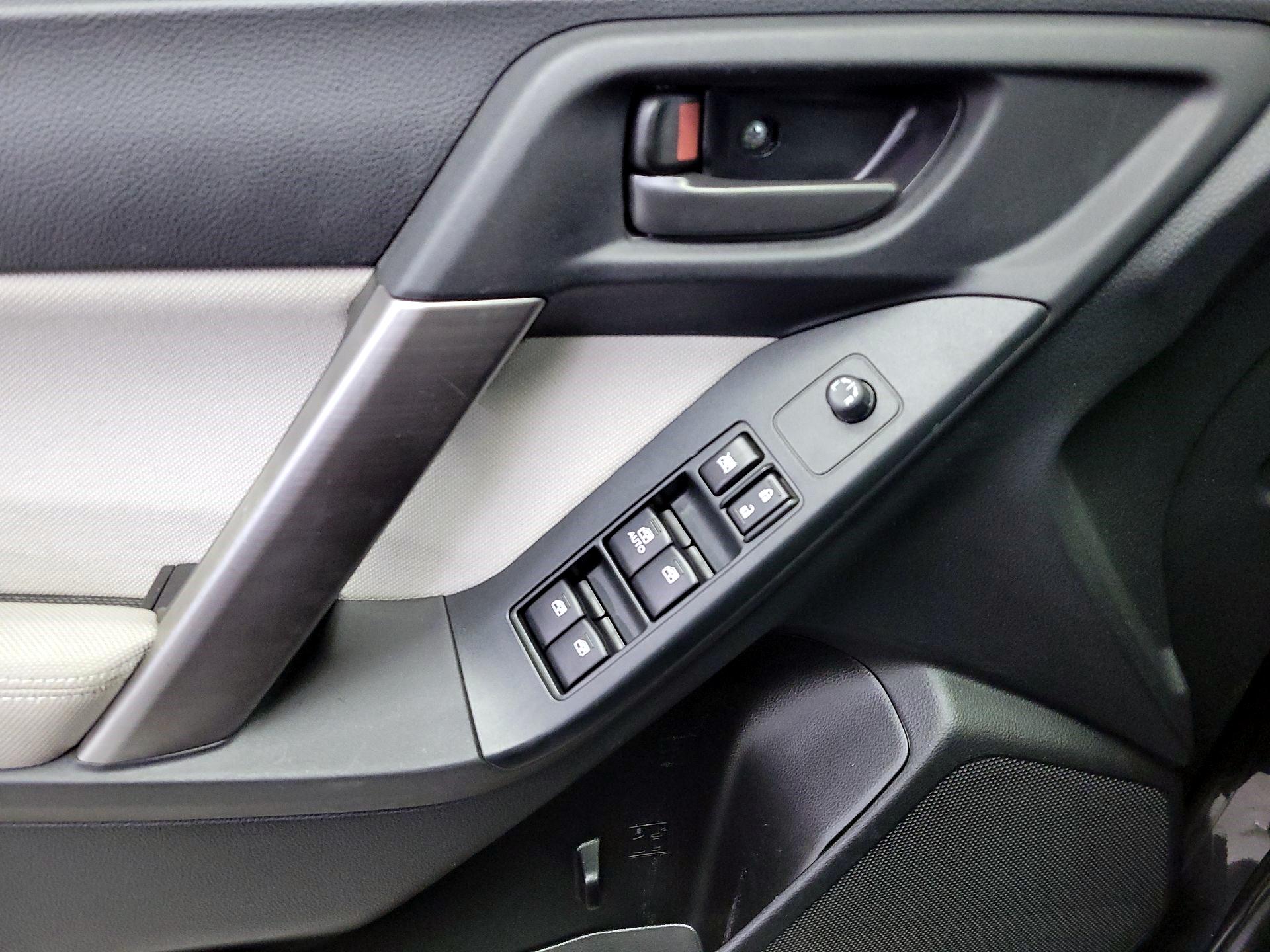 Thumbnail: 2015 Subaru Forester - 12