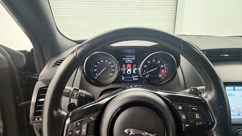 2015 Jaguar F-Type  10
