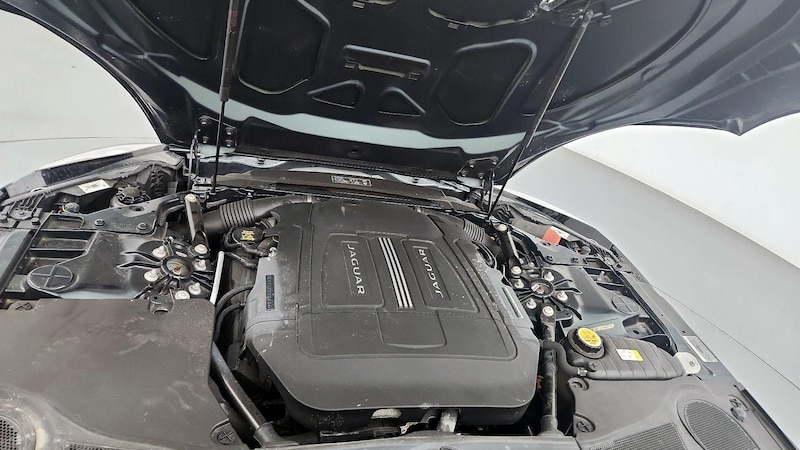 2015 Jaguar F-Type  20