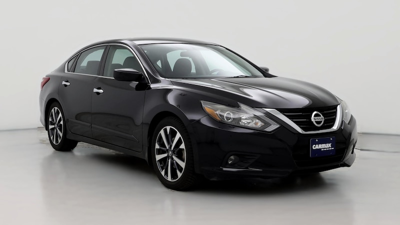 2017 Nissan Altima SR Hero Image