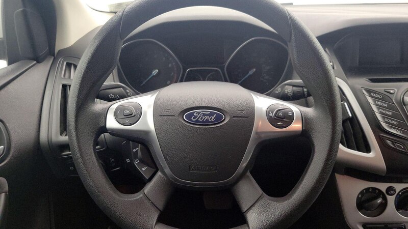 2014 Ford Focus SE 10