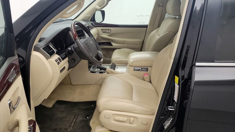 2014 Lexus LX 570 11