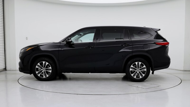 2022 Toyota Highlander XLE 3