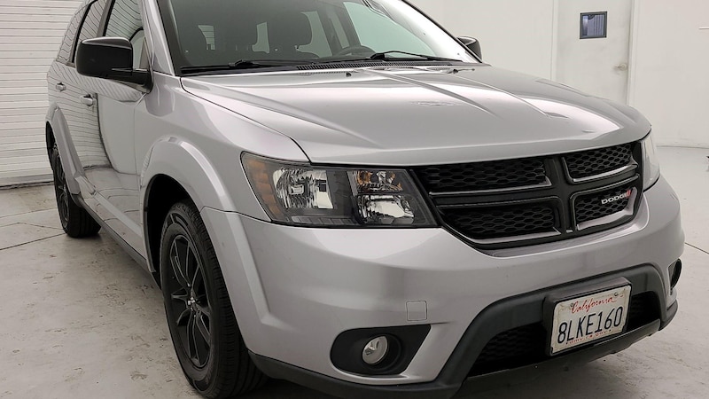 2019 Dodge Journey SE Hero Image