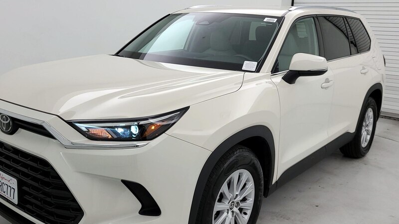 2024 Toyota Grand Highlander XLE 3