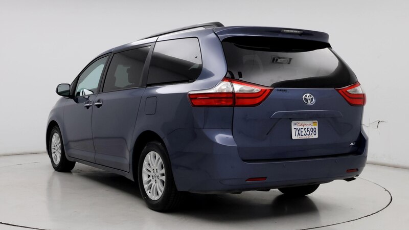 2017 Toyota Sienna XLE 2