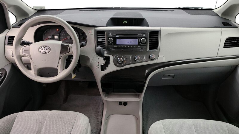 2013 Toyota Sienna L 9